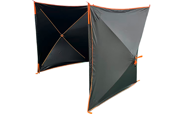 Zwei aufgestellte rechteckige Stoffpaneele; eine Vorderseite grau mit orangefarbener Einfassung und Schlaufen, eine Rückseite schwarz mit orangefarbener X-Strebe und zentralem Verbindungsstück