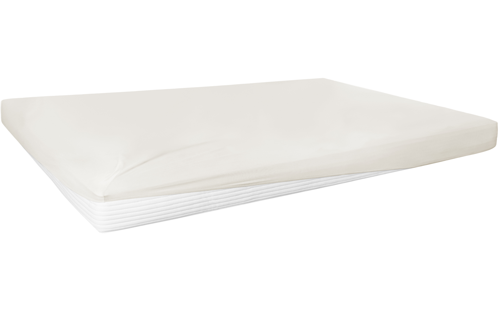 Witte rechthoekige matras met strakke witte hoes en lichte kreukels, op een witte achtergrond