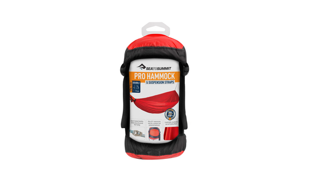 Rotes und schwarzes Erste-Hilfe-Set in einer kompakten Tasche mit Griff