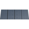 Rechteckige Solarpanels mit blauen Zellen auf weißem Hintergrund