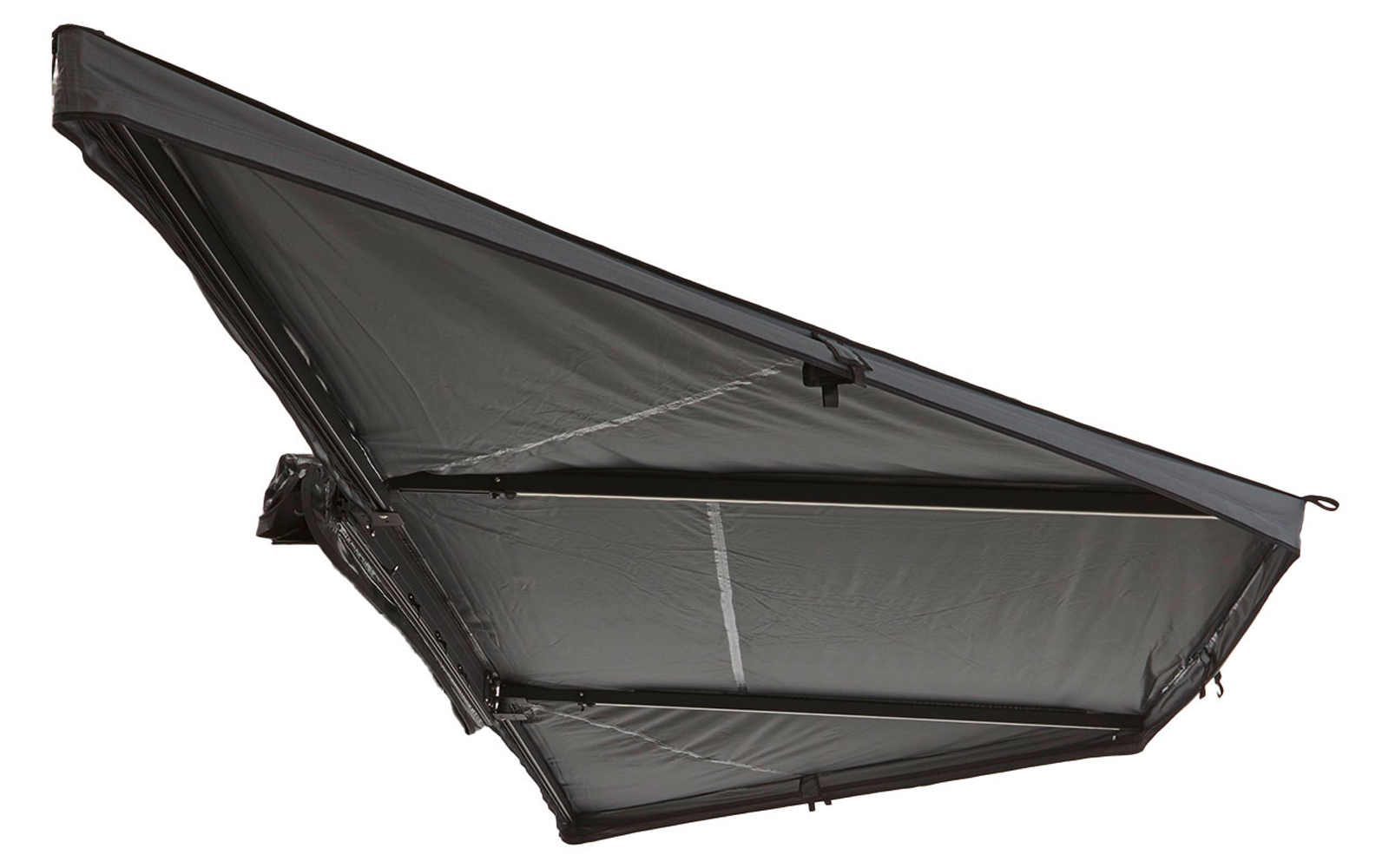 Dreieckiges graues Tuch mit schwarzem Metallrahmen und drei waagerechten Stützstreben, links Befestigungsplatte, weißer Hintergrund