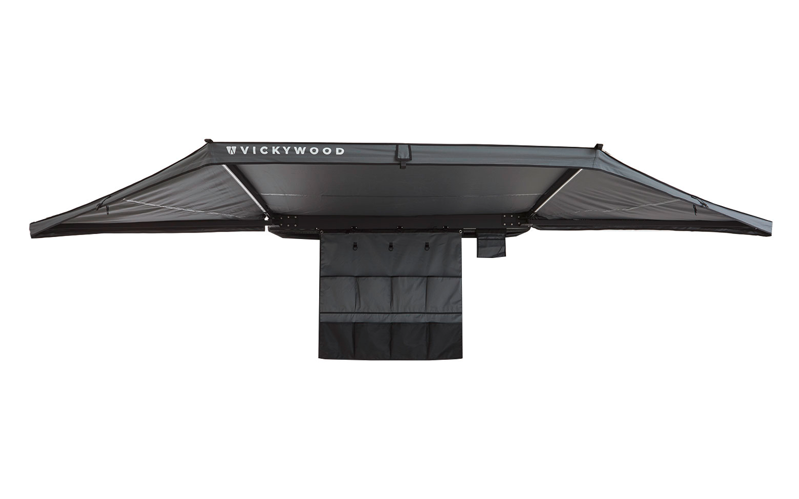 Graue, ausgefahrene Markise mit drei Segmenten und mittig hängender Tasche mit Fächern; oben Aufschrift "VICKYWOOD"