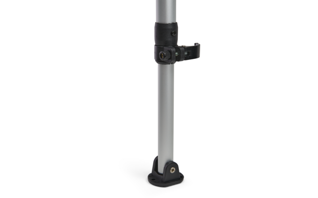 Tige métallique verticale argentée avec fixation en plastique noire en bas et une collerette noire avec vis de réglage et petit élément cylindrique