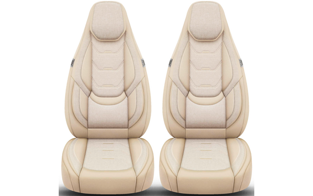 Zwei beige Autositze nebeneinander, gepolstert mit integrierten Kopfstützen, auf weißem Hintergrund