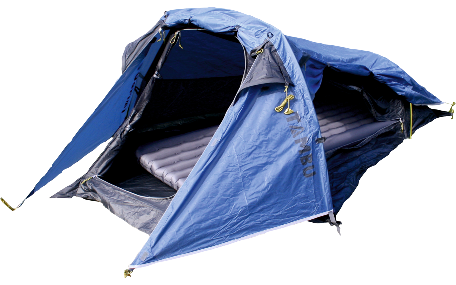Tente de camping bleue avec l'avant ouvert et matelas gonflable à l'intérieur sur fond blanc