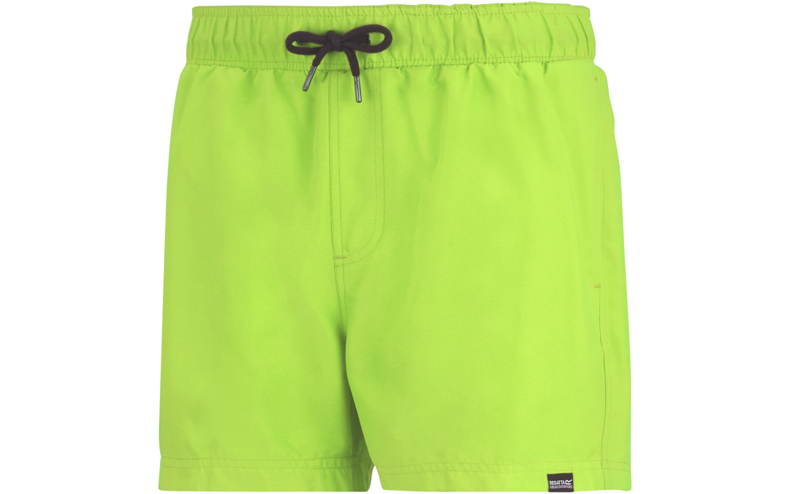 Neongrüne Shorts mit elastischem Bund, schwarzer Kordel in Schleife, vorderer Naht und kleinem schwarzem Etikett unten rechts auf weißem Hintergrund