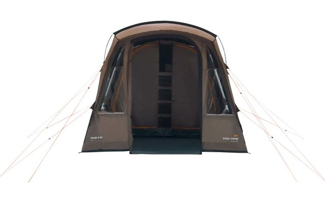 Zelt mit offenem Eingang auf weißem Hintergrund