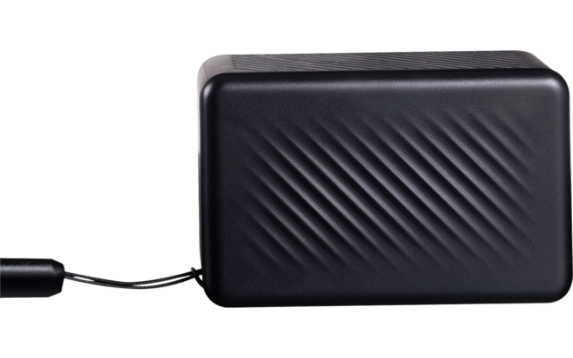 Disque dur externe noir avec câble USB sur fond blanc