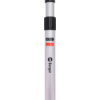 Weißer, vertikal gezeigter Stab mit schwarzer Kappe oben, schwarzem Mittelband und schwarzem Boden; Aufkleber mit schwarzer Pfeilgrafik und weißer Schrift MOVE, rotes Rechteck mit weißer Schrift LOOK, schwarzer Schriftzug Berger und rundes Logo