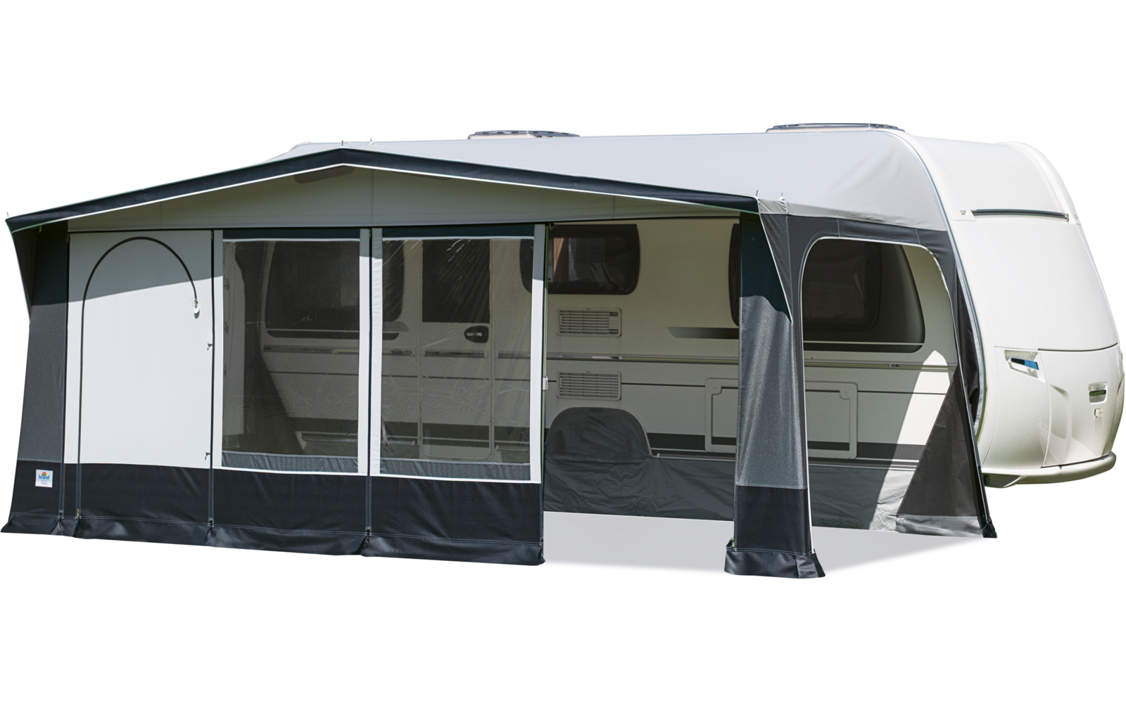 Weißer Wohnwagen mit grauem angebautem Vorzelt mit drei durchsichtigen Fensterpaneelen