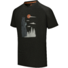 Schwarzes T-Shirt mit aufgedruckter Illustration: Silhouette einer stehenden Person auf einer Felsklippe, Nadelbäume, Wolken und ein orangener Kreis