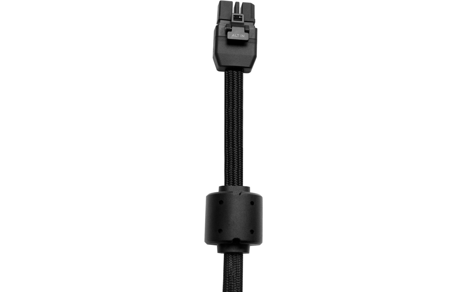 Schwarzes geflochtenes Kabel senkrecht, unten zylindrischer Ferritkern mit vier runden Öffnungen, oben rechteckiges schwarzes Kunststoffteil mit kleinem Schiebeschalter, Beschriftung 'ALT IN' und zwei sichtbaren Metallkontakten