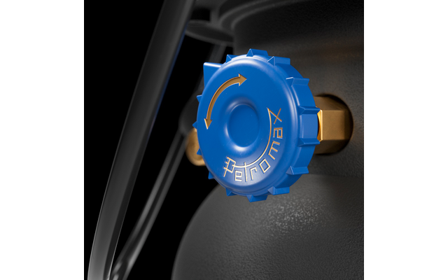 Primo piano di una manopola blu con due frecce gialle e un collegamento color ottone su un involucro metallico nero