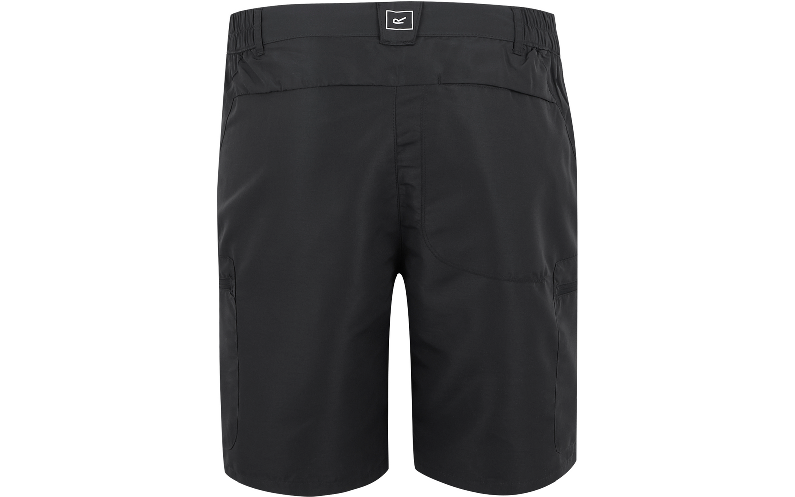 Schwarze kurze Hose mit zwei Taschen hinten und einem Knopfverschluss