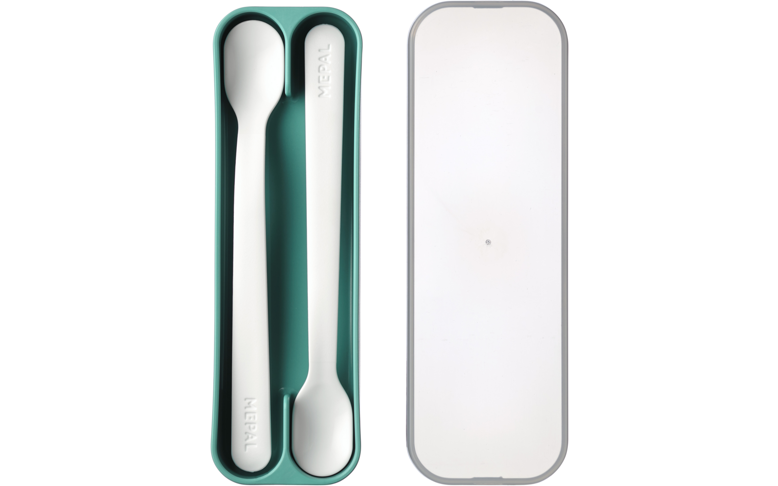 Ein geöffnetes Etui mit zwei kleinen Löffeln, einer weiß und einer silberfarben