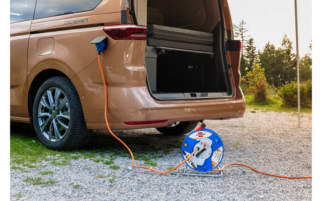 Product image Brennenstuhl Garant G CEE 3 Camping-Kabeltrommel 25 Meter 1