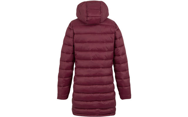 Blick auf die Rückseite einer weinroten Steppjacke mit Kapuze