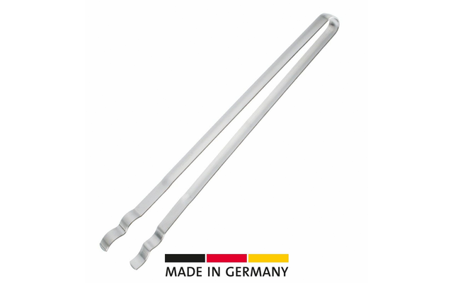 Deux longues pinces métalliques étroites argentées avec petits embouts courbés ; en bas le texte 'MADE IN GERMANY' et une barre noir-rouge-doré