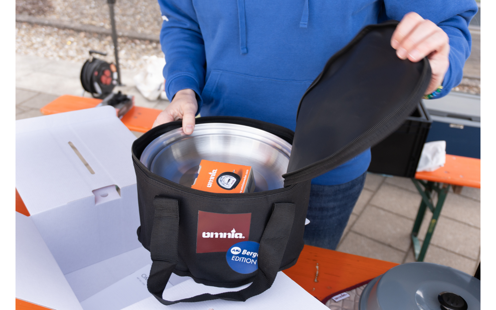 Imagen del producto Horno de camping Omnia Edici&oacute;n Fritz Berger 5 piezas 1