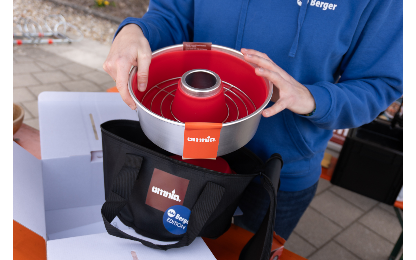 Imagen del producto Horno de camping Omnia Edici&oacute;n Fritz Berger 5 piezas 1