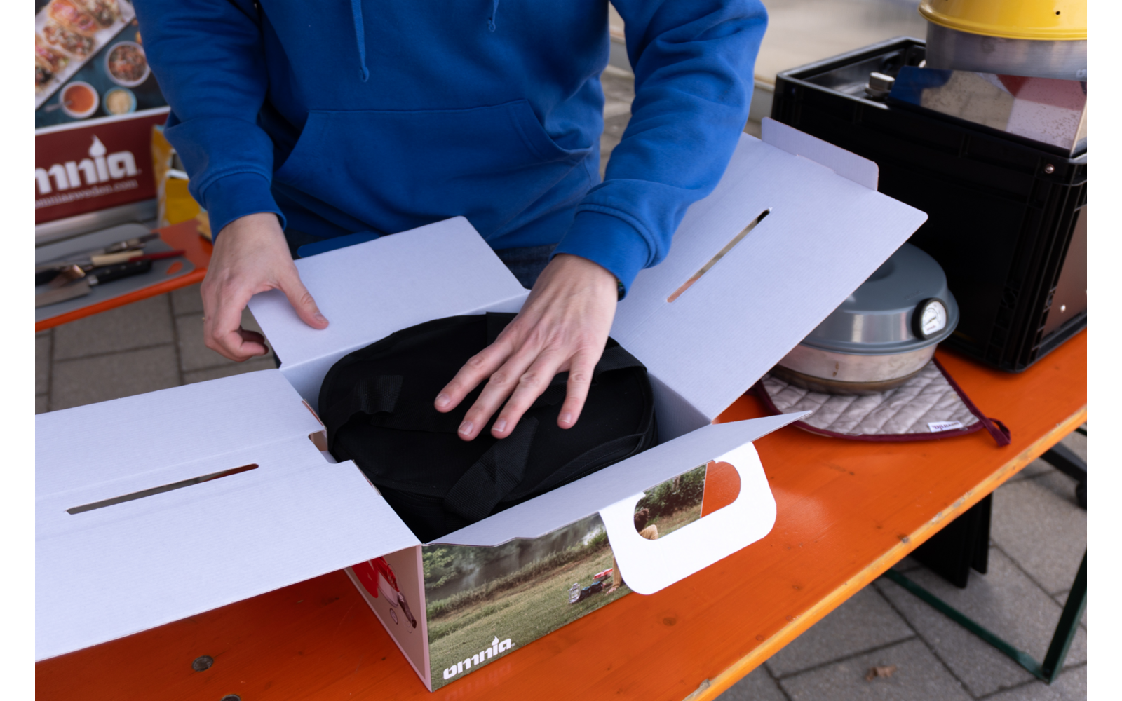 Imagen del producto Horno de camping Omnia Edici&oacute;n Fritz Berger 5 piezas 1