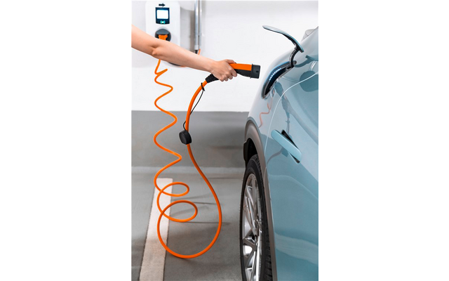 Produktbild Lapp Selbstaufrollendes Ladekabel Typ 2 Mode 3 / 3-phasig 20 A bis 11 kW 5 Meter 1