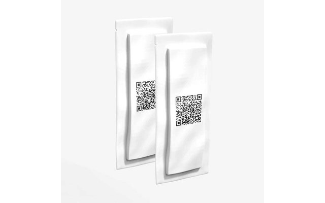 Zwei weiße Verpackungen, jeweils mit einem QR-Code