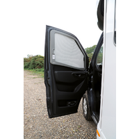 Stores occultants pour fen&ecirc;tre lat&eacute;rale gauche (sans poign&eacute;e d'acc&egrave;s) pour Mercedes Sprinter &agrave;.p.d. 2019 REMIfront IV Remis