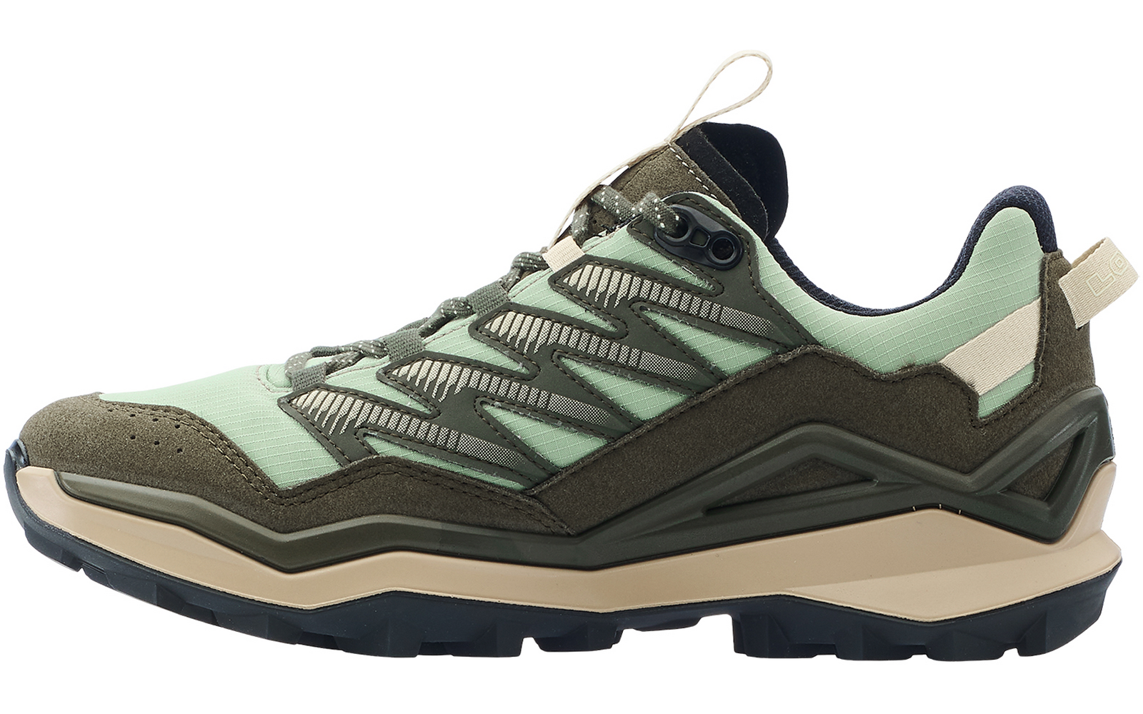 Seitenansicht eines olivgrünen Schuhs mit hellgrünem Oberteil, dunklen Verstärkungen, beige-grauer Sohle, Schnürsenkeln und Fersenlasche