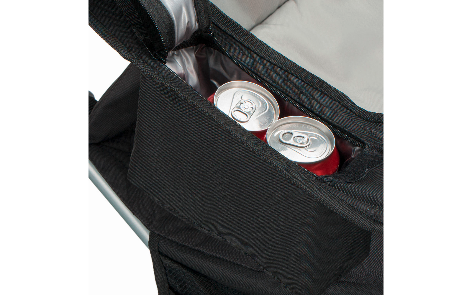 Deux canettes dans un sac isotherme