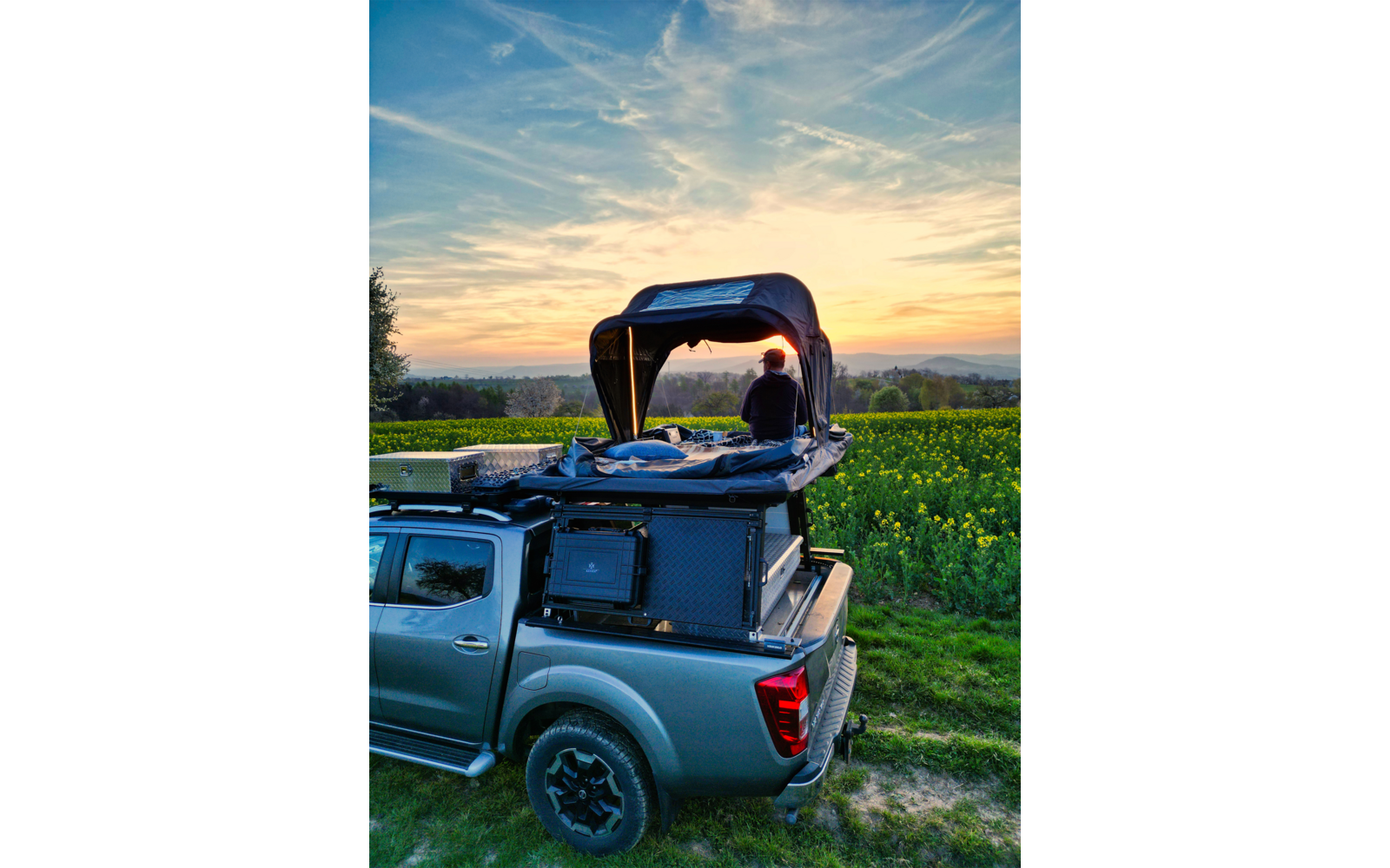 Produktbild Roof Space 2 Hartschalen Dachzelt 2&ndash;3 Personen 1