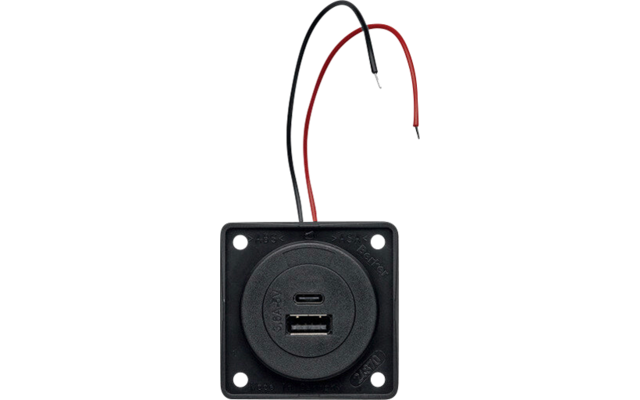 Zwarte vierkante montageplaat met ronde inzet, zichtbare USB-A- en USB-C-poorten en twee gestript kabels (rood, zwart)