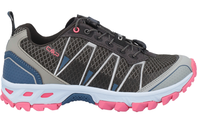 Scarpa sportiva grigio scuro con tomaia in mesh, rinforzi grigi e blu, intersuola bianca e suola rosa; stringhe e asola sul tallone visibili