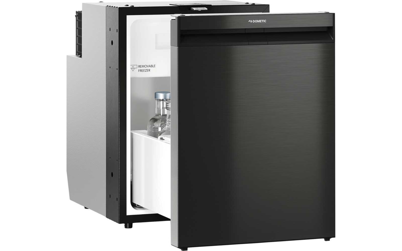 Open koelkast met zwarte deur en wit interieur