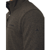 Nahaufnahme des Oberkörpers in einer dunklen, melierten Fleecejacke mit Reißverschluss, sichtbare Brusttasche mit Reißverschluss, Markenname VAUDE auf der Brust und kleines Logo auf dem Ärmel