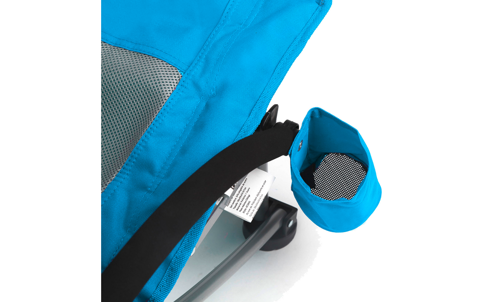 Blick auf einen Teil einer blauen Jacke mit grauem Stoff und einem schwarzen Reißverschluss sowie einem Etikett