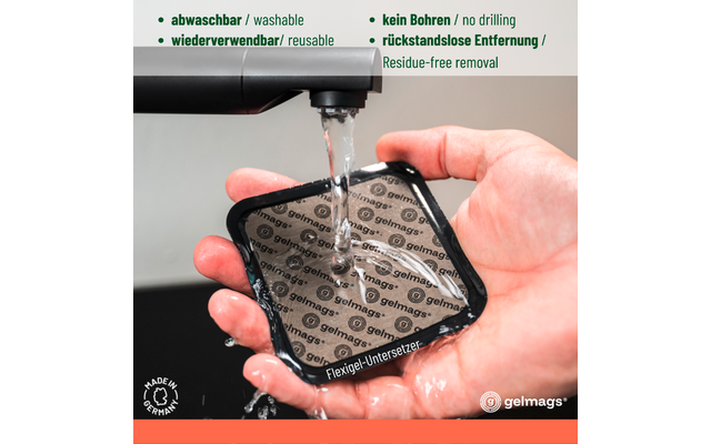Twee handen houden een vierkante kleefgel-pad met 'gelmags'-patroon onder stromend water; rand toont 'Flexigel-Untersetzer'; boven bulletteksten en onder 'Made in Germany'-symbool en gelmags-logo