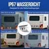 Werbegrafik auf blauem Hintergrund mit weißem Titel 'IP67 WASSERDICHT' und Untertitel 'Geeignet für alle Wetterbedingungen', vier Quadranten mit einem Wohnwagen bei Regen (oben links, Beschriftung 'Klare Sicht bei Regen'), hellem Sonnenlicht (oben re