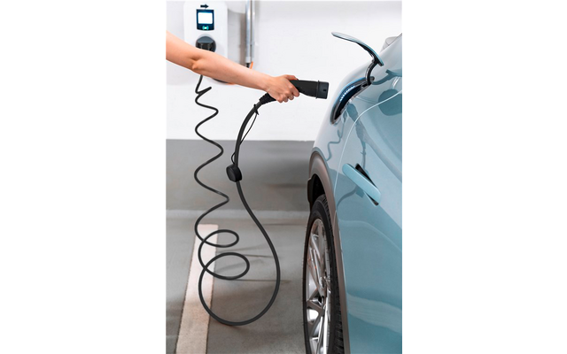 Produktbild Lapp Selbstaufrollendes Ladekabel Typ 2 Mode 3 / 3-phasig 20 A bis 11 kW 5 Meter 1