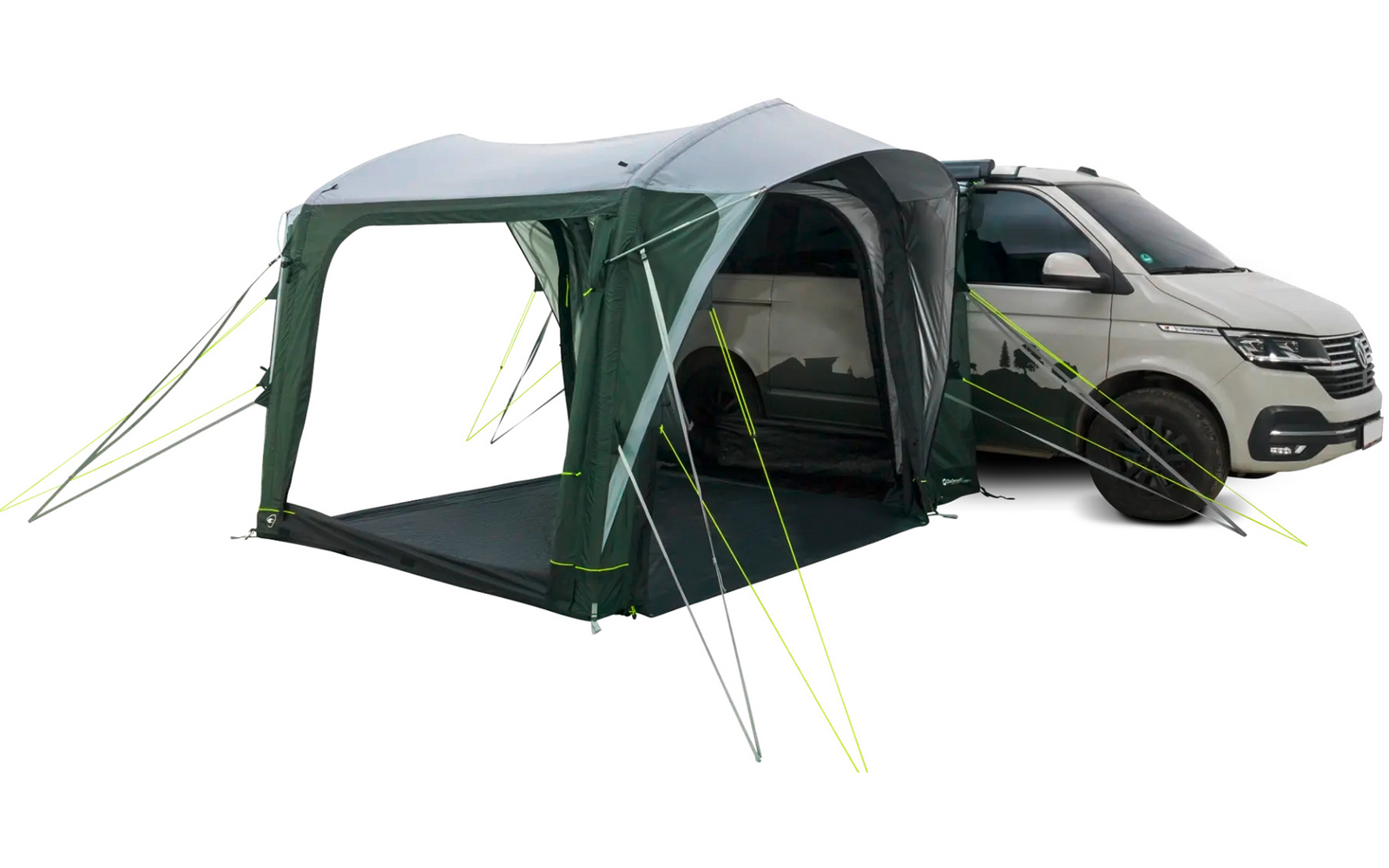 Grün-graues Vorzelt mit transparenten Fenstern und schwarzem Boden, angebracht an einem hellgrauen Campervan; mehrere neon-gelbe Abspannleinen sichtbar