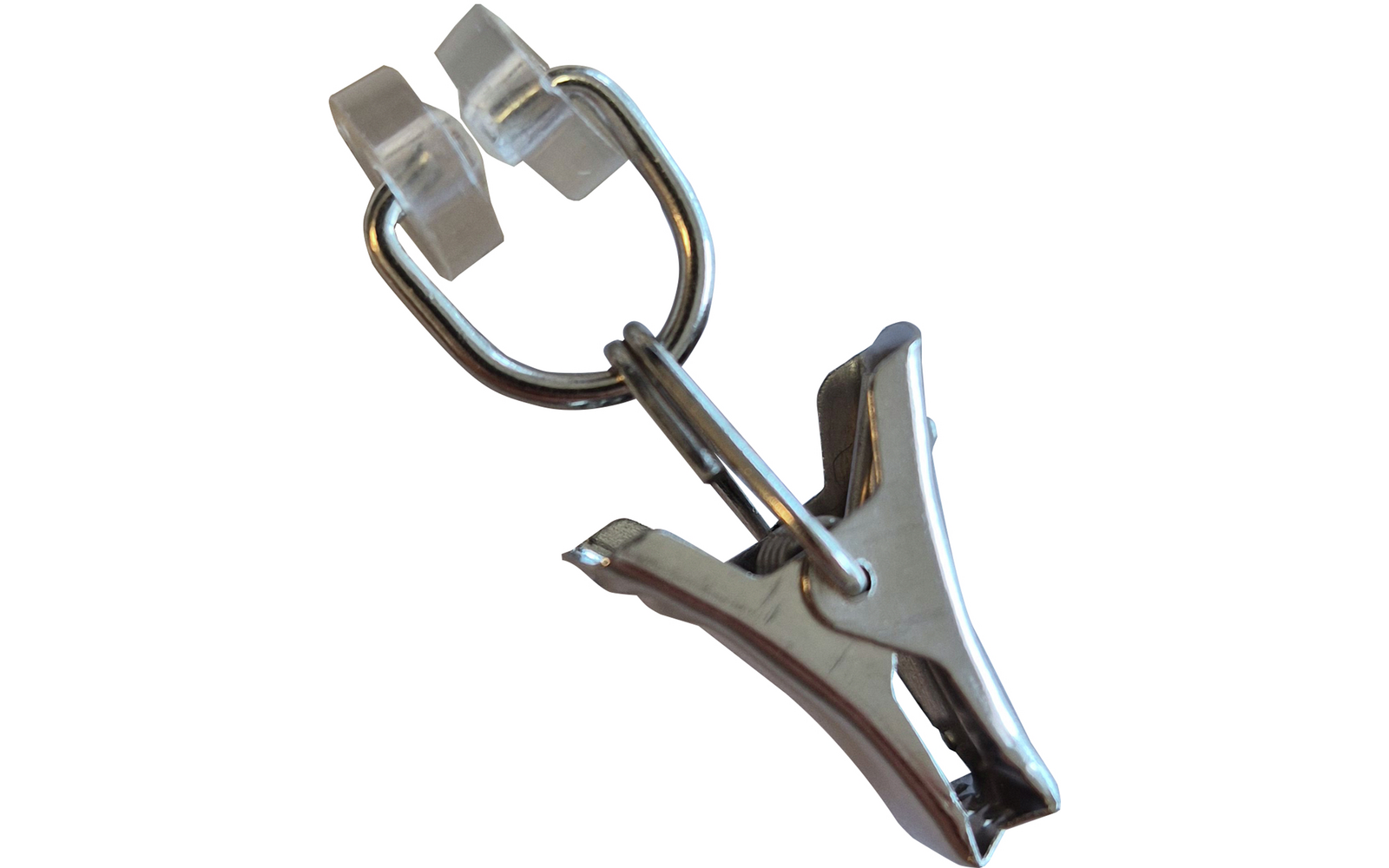 Metallklammer mit Feder, befestigt an einem runden Metallring; oben zwei durchsichtige Kunststoffklemmen