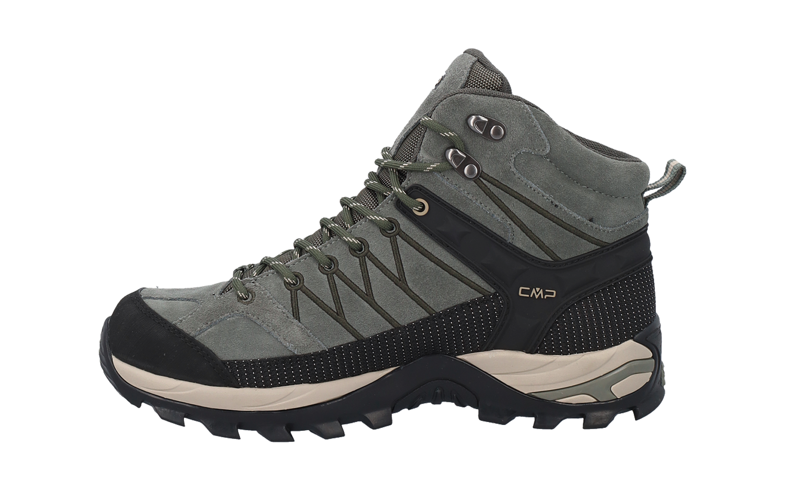 Seitliche Ansicht eines hohen graugrünen Schnürstiefels mit schwarzem Absatz, beiger Zwischensohle, Metallösen, grünen Schnürsenkeln und Schriftzug "CMP" an der Seite