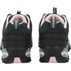 Vista posteriore di un paio di sneaker verde scuro e nere con fodera rosa, suole massicce scolpite, linguette sul tallone e dettagli verde chiaro e rosa sulla suola