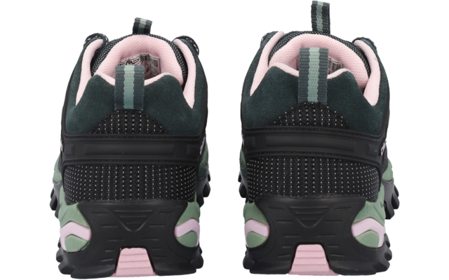Vista posteriore di un paio di sneaker verde scuro e nere con fodera rosa, suole massicce scolpite, linguette sul tallone e dettagli verde chiaro e rosa sulla suola
