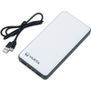 Witte rechthoekige powerbank met grijze rand, VARTA-logo in een hoek, drie USB-poorten aan de zijkant en een zwarte USB-kabel met USB-A-stekker