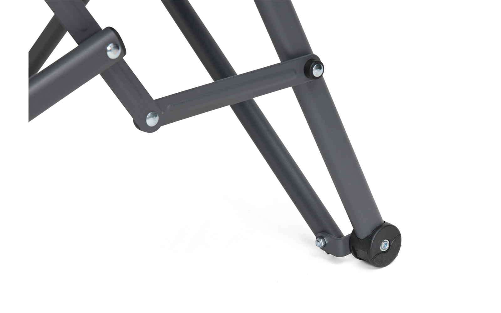 Dunkelgraue Metallstreben mit Schraubverbindungen und rundem schwarzem Kunststoffrad mit sichtbarem Metallbolzen auf weißem Hintergrund