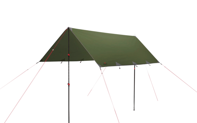 Grünes Zelt mit offenen Seiten, darunter mehrere rote Stangen