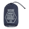 Dunkelblauer Beutel mit Kordelzug und weißem Aufdruck ‚REGATTA GREAT OUTDOORS‘, ‚MEN'S PACK-IT JACKET WATERPROOF & BREATHABLE‘ und einem ‚M‘-Symbol