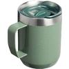 Grüner, strukturierter Isolierbecher mit Griff, gebürstetem Edelstahlrand und transparentem Deckel mit Schiebemechanismus