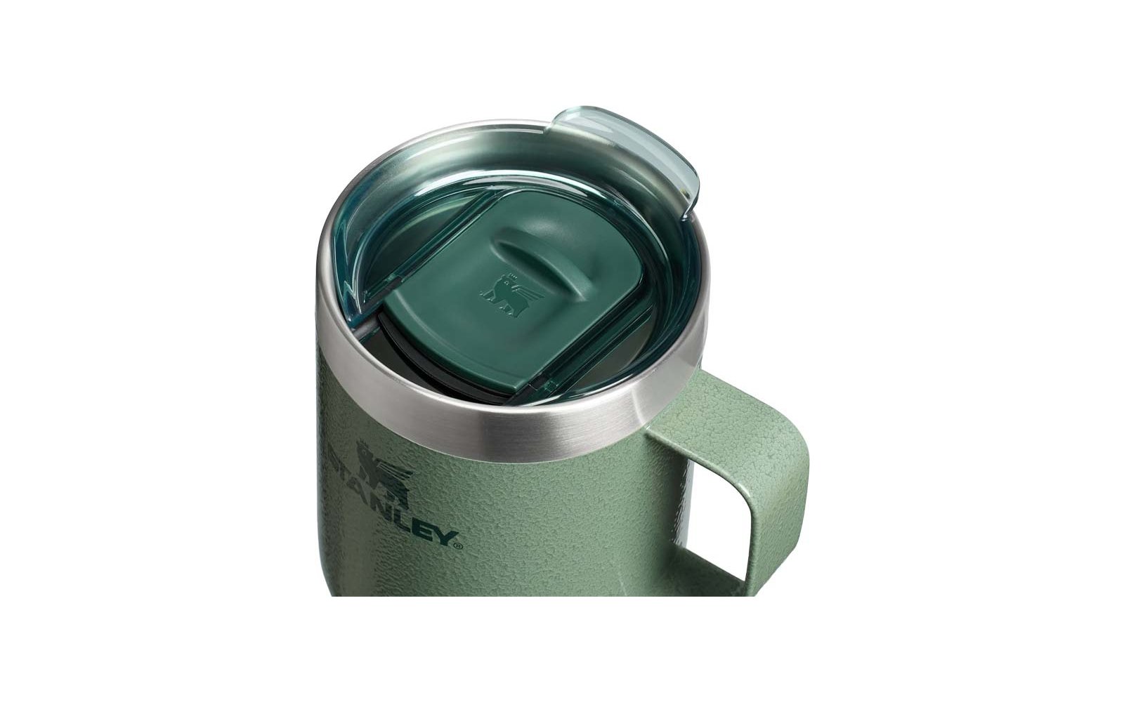 Grüner, strukturierter Becher mit Henkel, Edelstahlrand, transparentem Deckel mit Schiebeschieber und sichtbarem Stanley-Logo